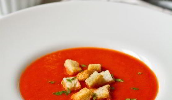 томатный суп-пюре с анчоусами