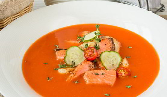 томатный суп-пюре с лососем и треской