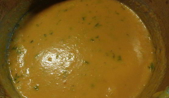 тыквенно-томатный суп-пюре с беконовыми жгутиками