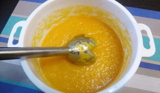 тыквенный суп-пюре с чесноком и розмарином