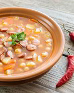 Суп с фасолью и колбасой