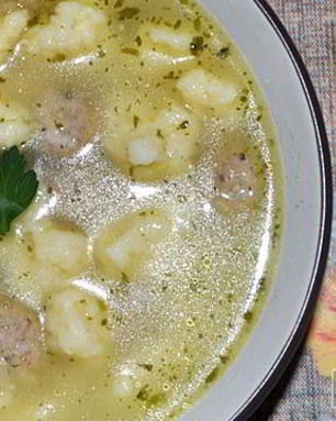 Суп с фрикадельками и клецками