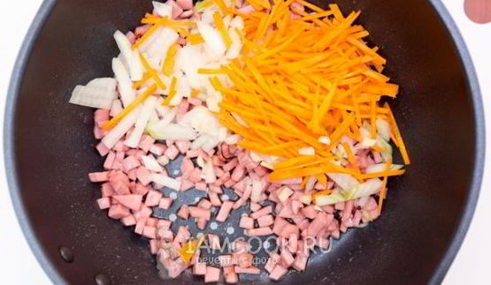 суп с колбасой и вермишелью