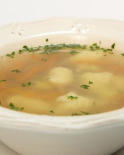 Рецепт супа с манными клецками