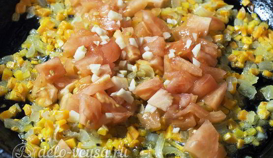 суп с пельменями и яйцом