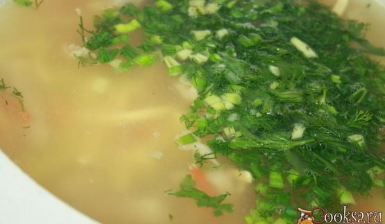 суп со свининой и яичной лапшой