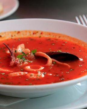 Томатный суп с морепродуктами