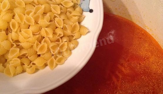 томатный суп с овощами и макаронами в мультиварке