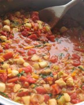 Томатный суп с рисом и морепродуктами