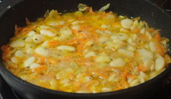 тосканский суп из белой фасоли с гренками