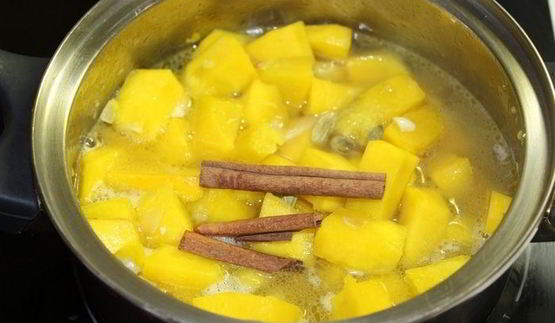 тыквенный пряный суп с кокосовым молоком