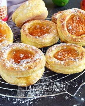 Абрикосовые слойки