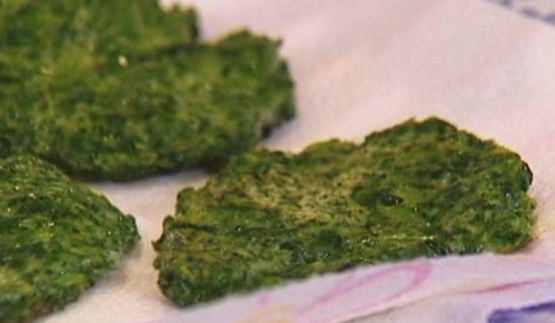 блинчики из шпината с голубым сыром