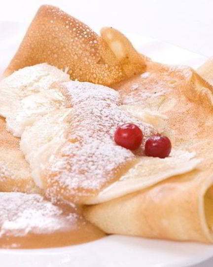 Рецепт блинчиков с бананом в карамельном соусе