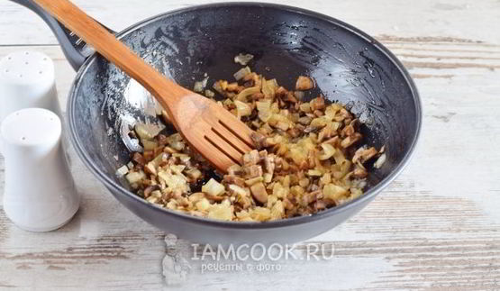 блинчики с грибами и яйцом