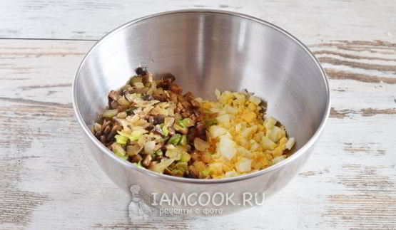 блинчики с грибами и яйцом