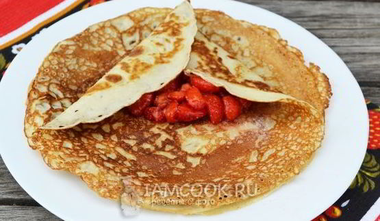 блинчики с клубникой