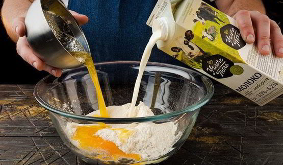 блинчики с творогом, изюмом и апельсиновой цедрой