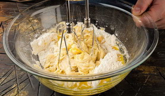 блинчики с творогом, изюмом и апельсиновой цедрой