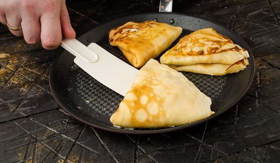 блинчики с творогом, изюмом и апельсиновой цедрой