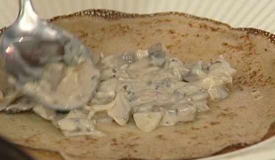 блины с грибами и голубым сыром