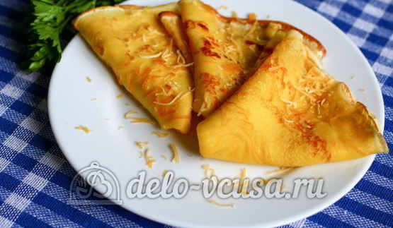 блины с сырным припеком