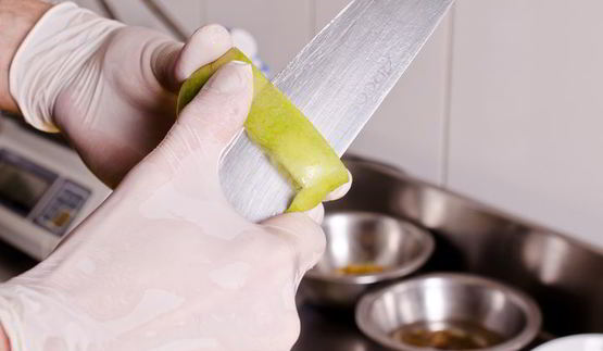 блины с творогом и фруктами