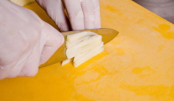 блины с творогом и фруктами