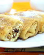 Блины с творогом и изюмом