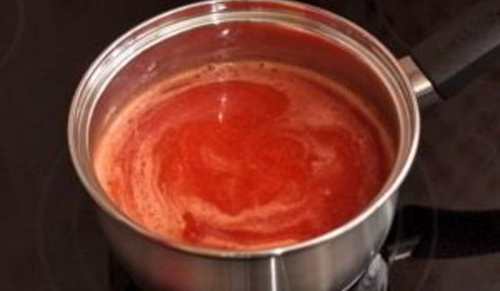 блины с творогом, вишней, клубничным и ванильным соусом