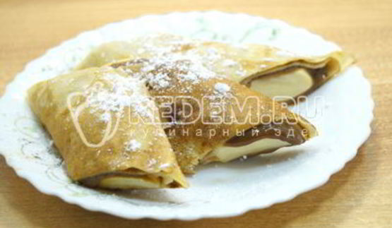 блины с вареной сгущенкой и бананом