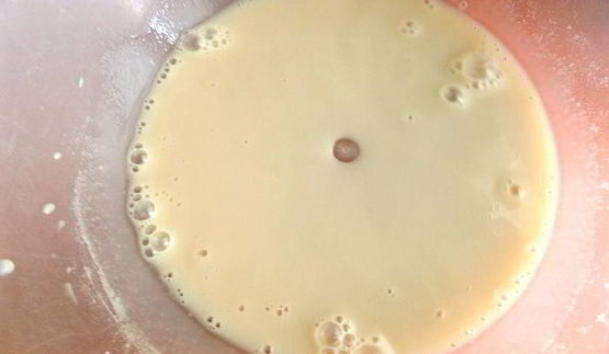 дрожжевые блины с луково-сырной начинкой