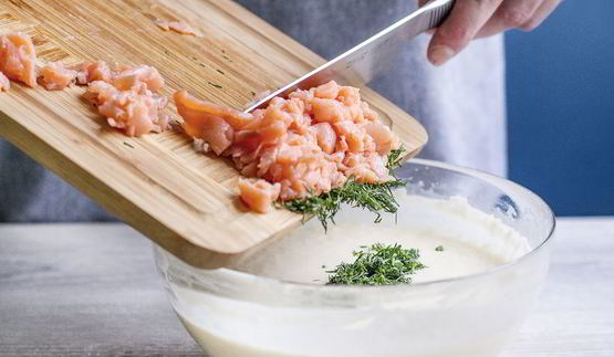 дрожжевые блины с припеком из слабосоленой семги