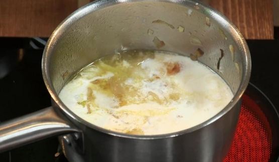 каштановые блины с крабовым муссом и соусом из шампанского