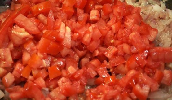 кокосовые блинчики с острым манговым чатни