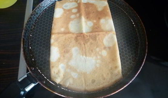 мужской завтрак в пивном блинчике