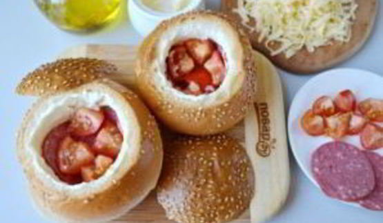 булочки, фаршированные омлетом, на завтрак