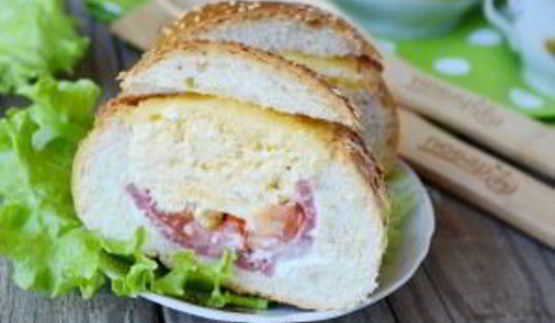 булочки, фаршированные омлетом, на завтрак