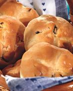 Булочки с изюмом и розмарином