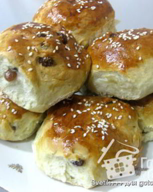 Булочки с изюмом