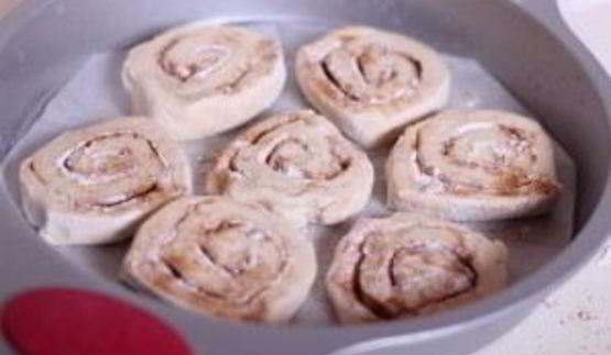 булочки с корицей из готового дрожжевого теста