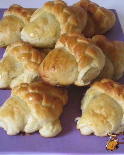 Рецепт булочек с начинкой из чернослива и яблок