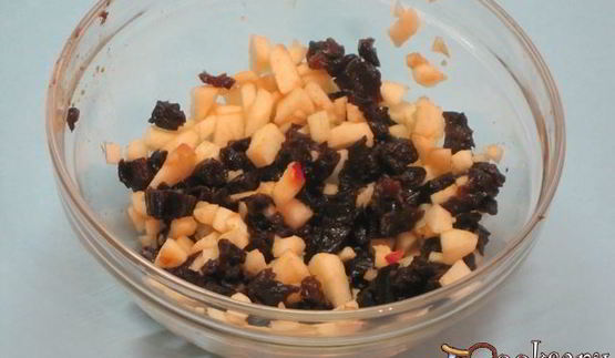 булочки с начинкой из чернослива и яблок