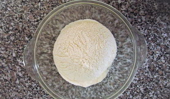 булочки с орехами из дрожжевого теста