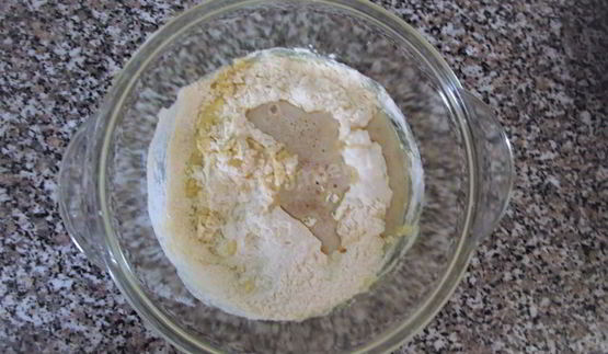 булочки с орехами из дрожжевого теста