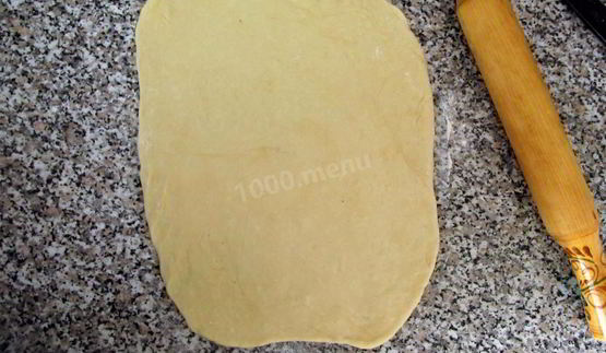 булочки с орехами из дрожжевого теста