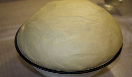 булочки с сахаром из дрожжевого теста с корицей