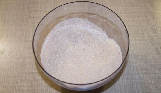 булочки с сахаром из дрожжевого теста с корицей