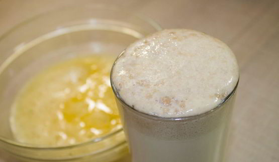 булочки с сахаром из дрожжевого теста с корицей