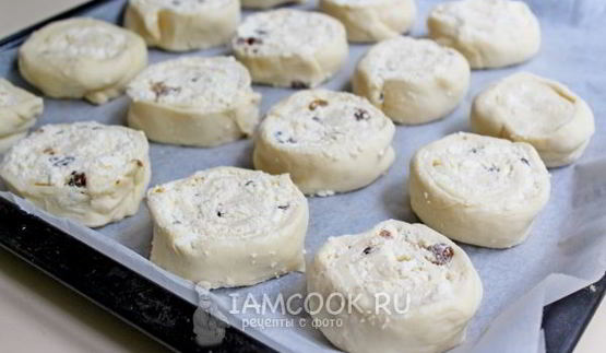 булочки с творогом в сметанной заливке